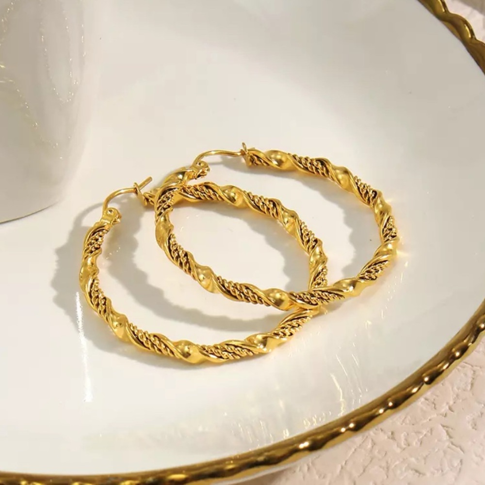 New Gold 18K Big Circle Hoop Earrings - Picture 2 of 8
